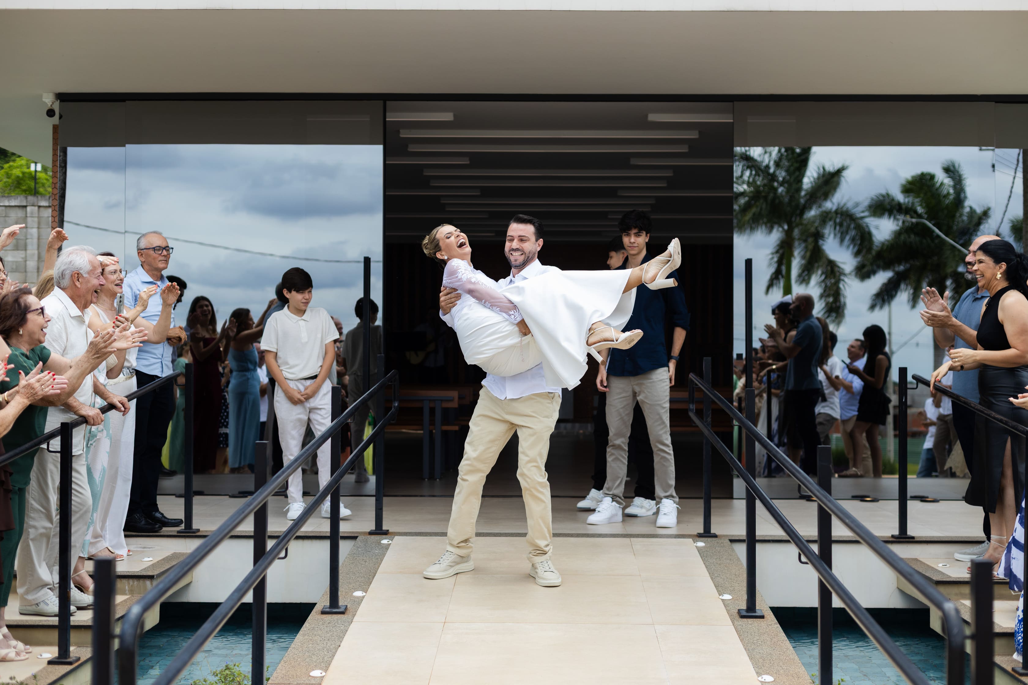 Casamento em Maringá - Convidados celebrando