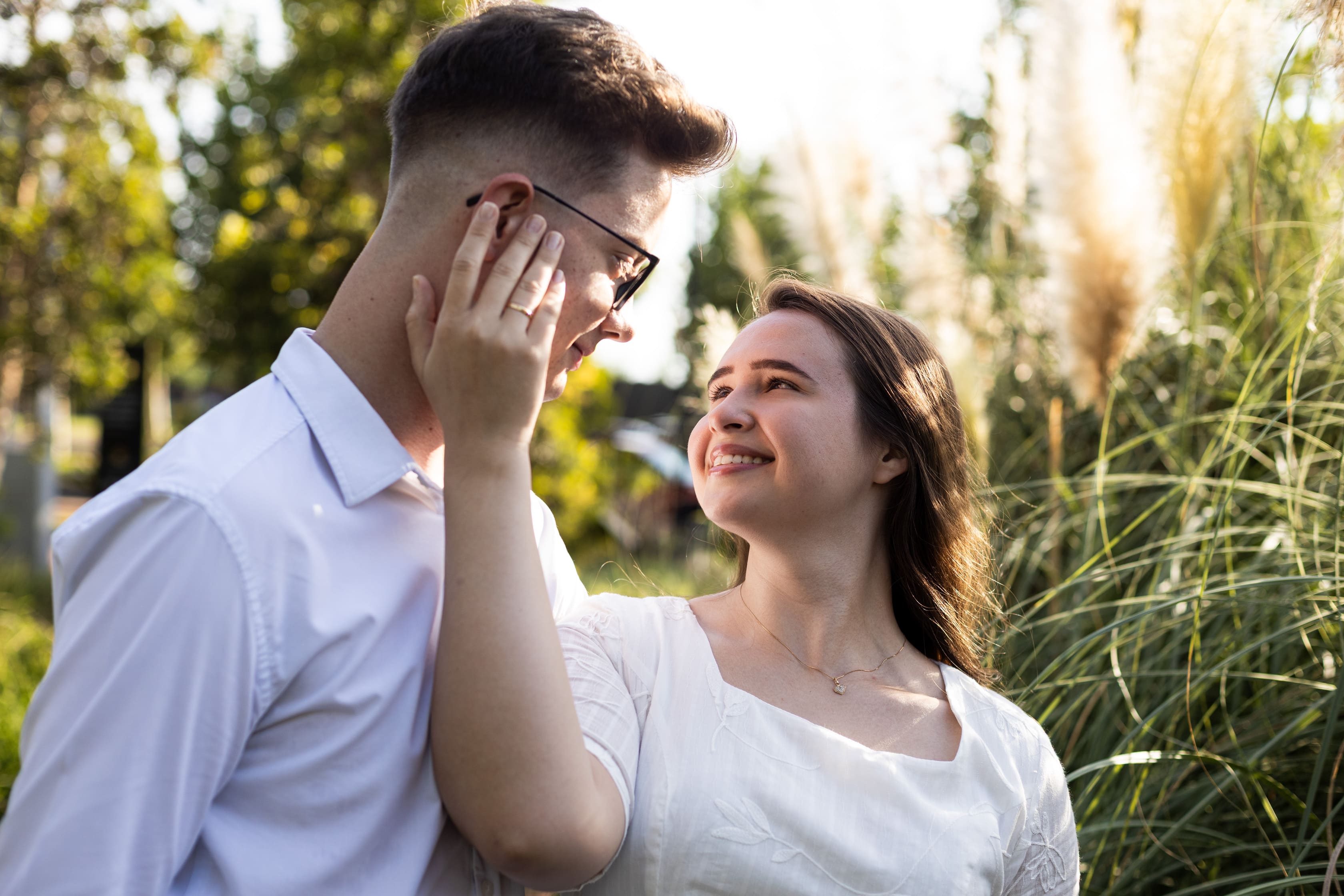 Taliane e Caio nos jardins do Euro Garden Maringá