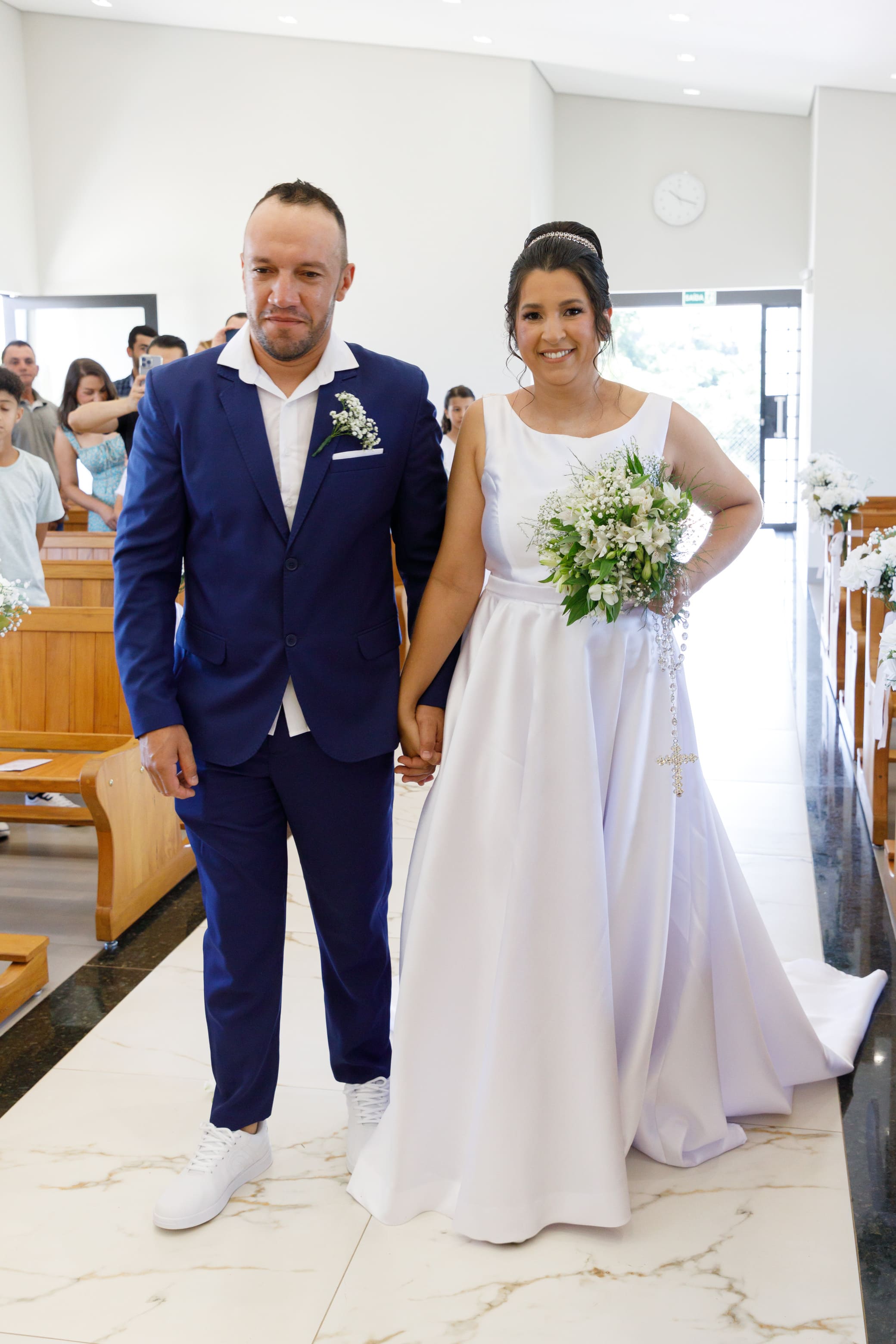 Camila e Cesar celebrando o amor em seu casamento no Condominio Forest Hill