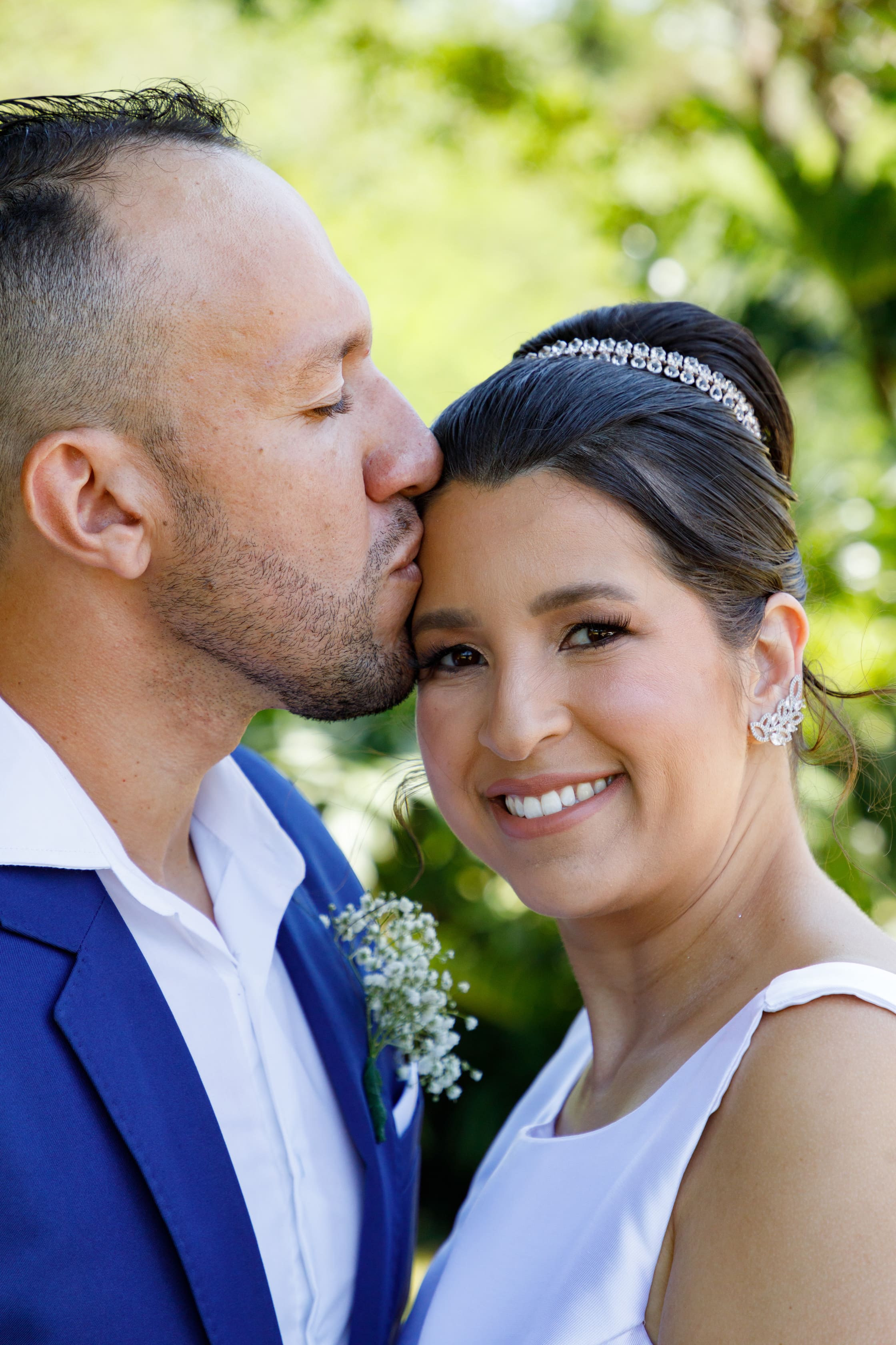 Amor e felicidade no casamento de Camila e Cesar no Condomínio Residencial Cinturão Verde