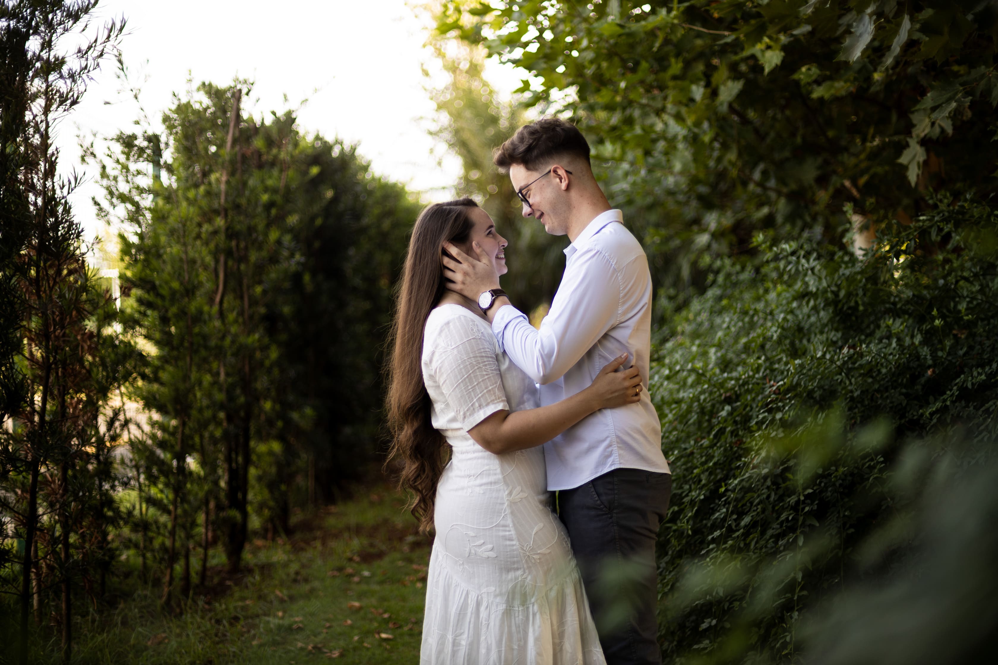 Momento espontâneo entre Taliane e Caio durante ensaio